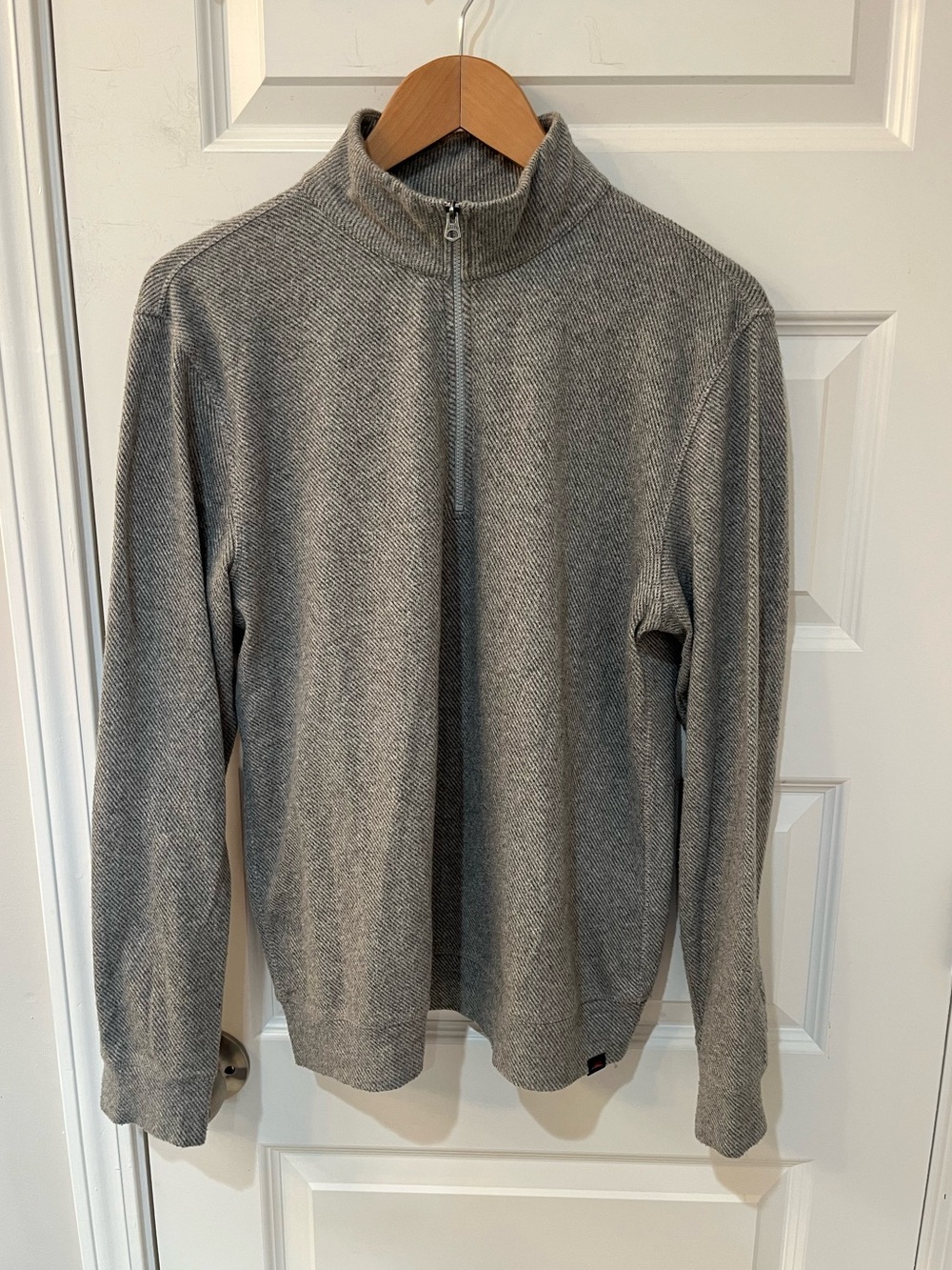 Faherty Brand Legend Mens Quarter Zip Pullover Gray Herringbone Sweater Sz. M
